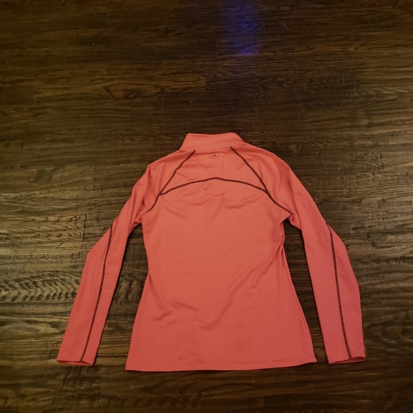 M Under Armour Coolgear Workout Shirt - Picture 2 of 3